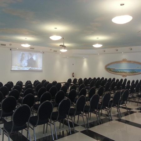 Serpa Hotel Anzio Kültér fotó