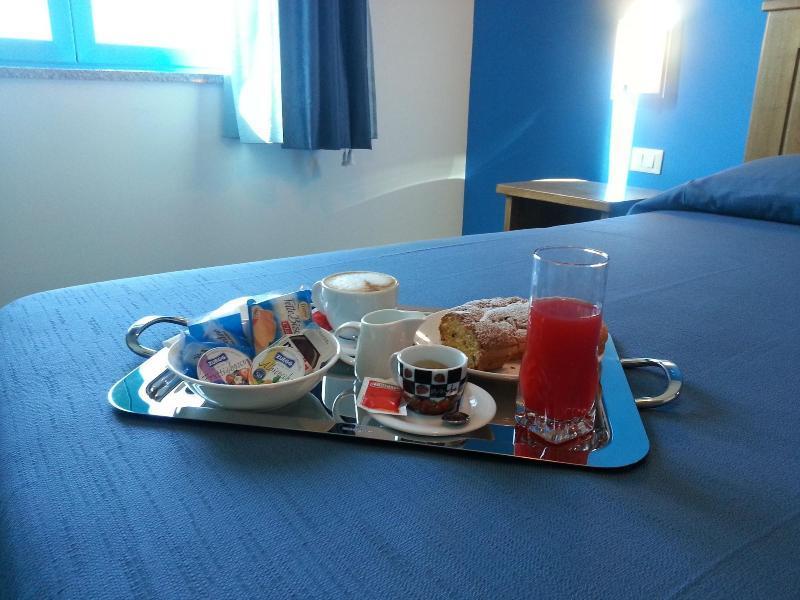 Serpa Hotel Anzio Kültér fotó