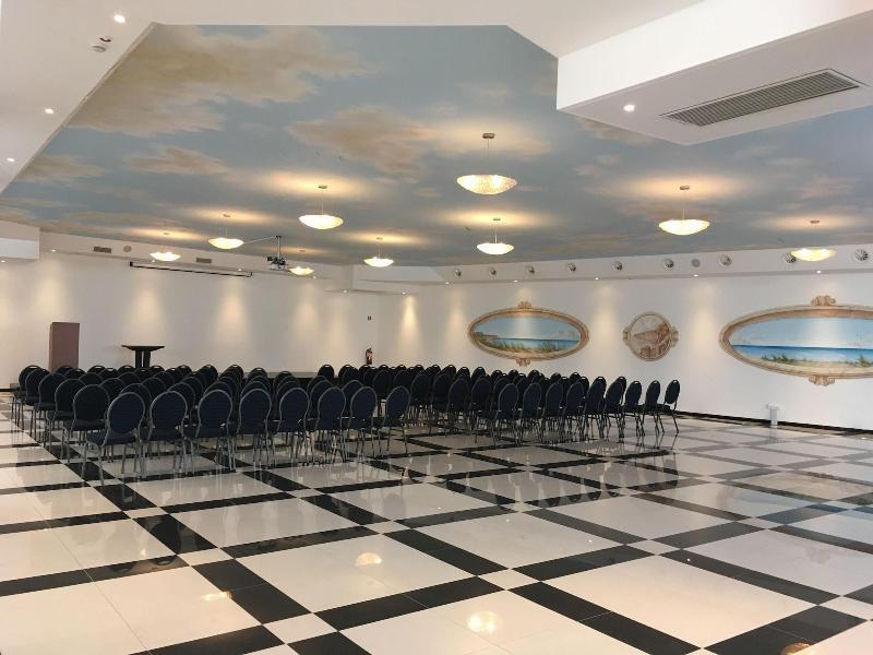 Serpa Hotel Anzio Kültér fotó