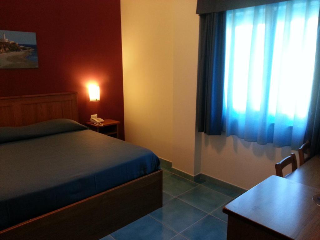 Serpa Hotel Anzio Szoba fotó