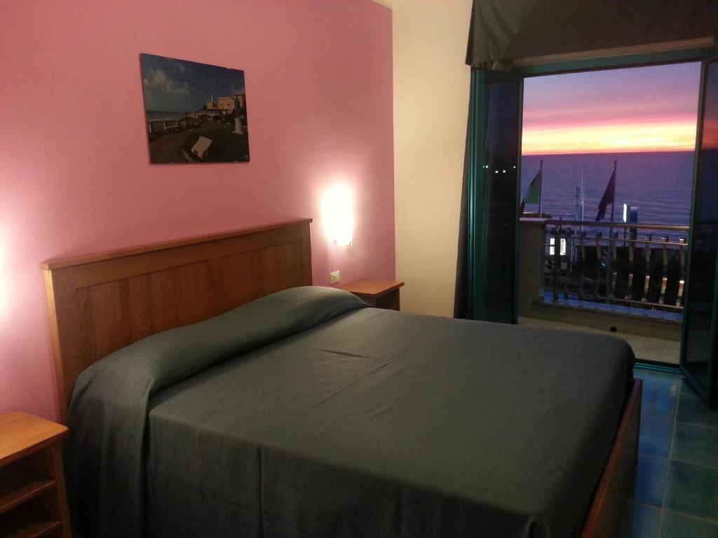 Serpa Hotel Anzio Szoba fotó