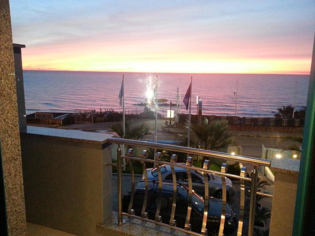 Serpa Hotel Anzio Kültér fotó