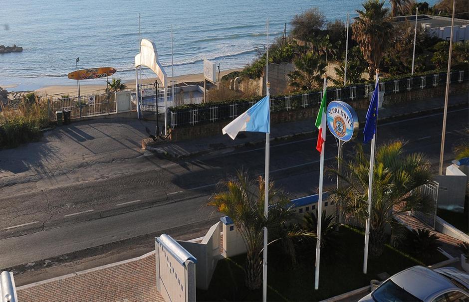 Serpa Hotel Anzio Kültér fotó